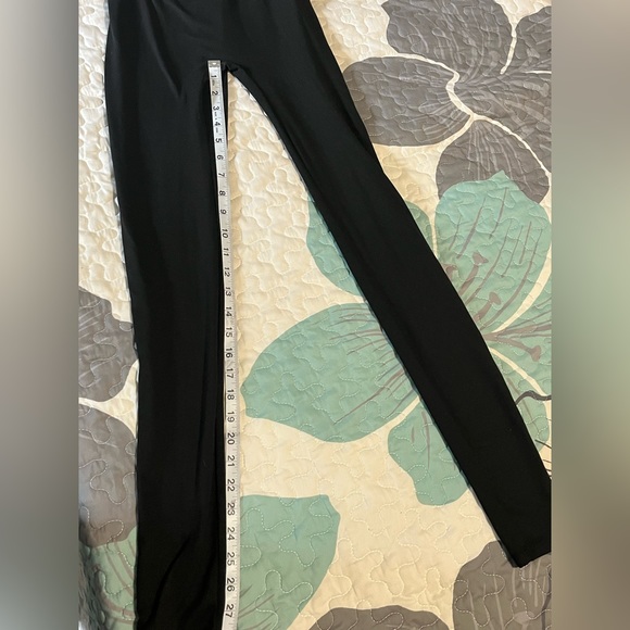 • Black Off The Shoulder Jumpsuit - Picture 8 of 9